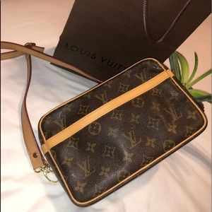 LOUIS VUITTON CROSSBODY BAG
